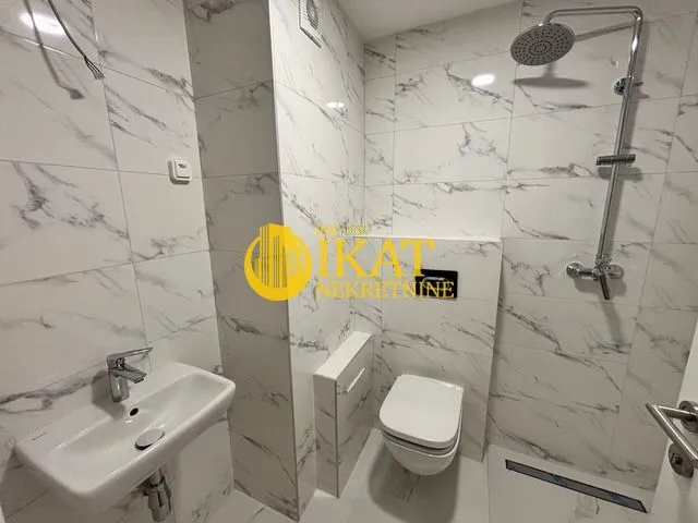 Prodaja, trosoban stan, 95m², Zemun Gornji Grad, Zemun Sve Podlokacije