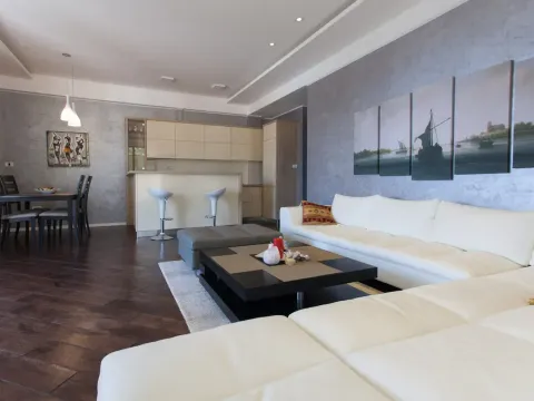 Rent, two bedroom apartment, 89m², Centar, Budva - image 3
