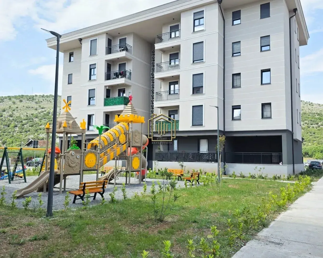Izdavanje, dvosoban stan, 64m², Tološi, Podgorica