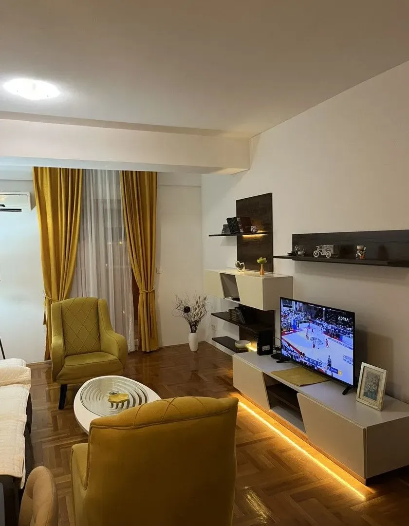 Izdavanje, jednosoban stan, 55m², City Kvart, Podgorica