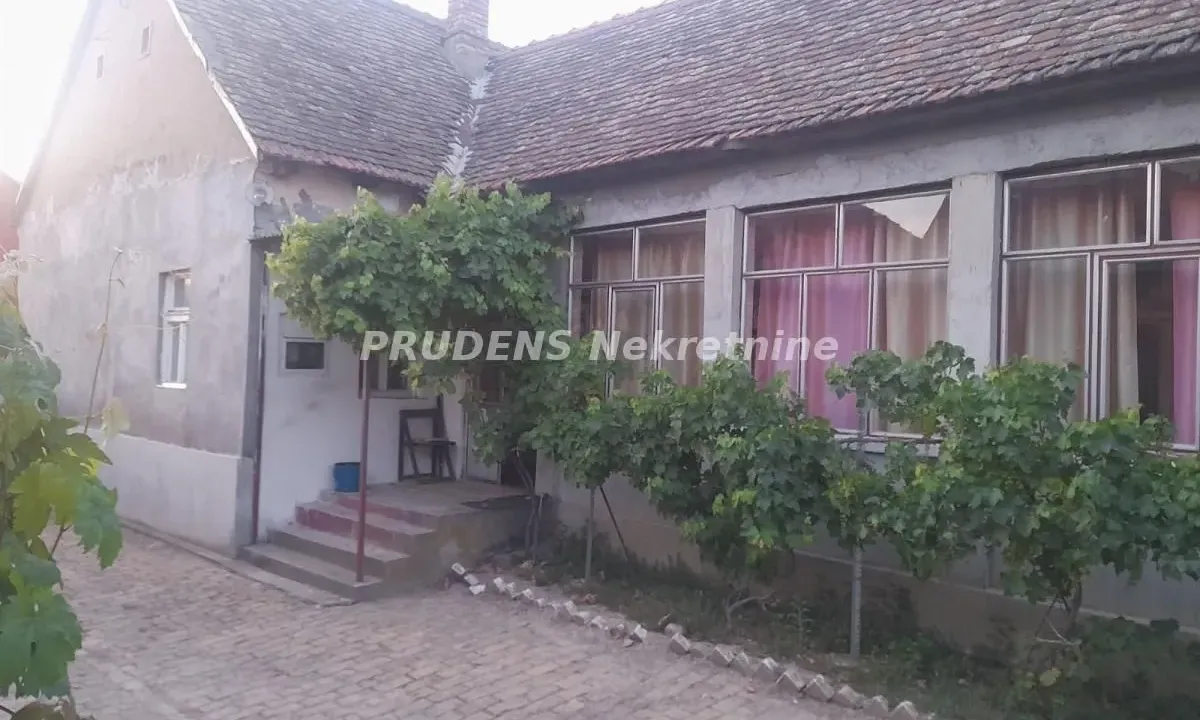 Prodaja, kuća, 150m², Obrež, Pećinci