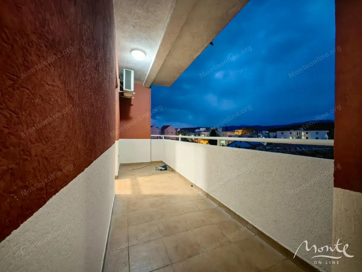 Prodaja, dvosoban stan, 74m², Podgorica, Crna Gora