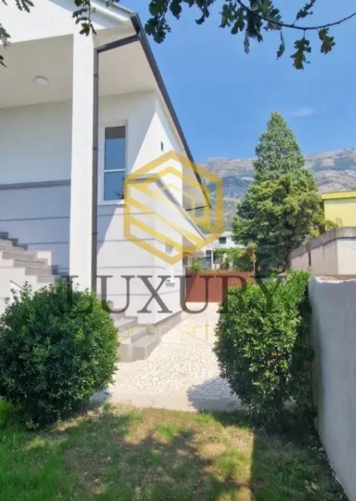 Izdavanje, kuća, 200m², Sutomore, Bar