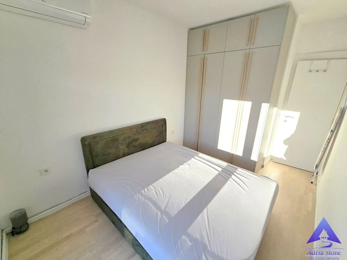 Rent, one bedroom apartment, 45m², Podkošljun, Budva