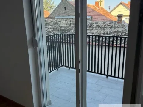 Prodaja, trosoban stan, 67m², Centar, Stara Pazova - image 8