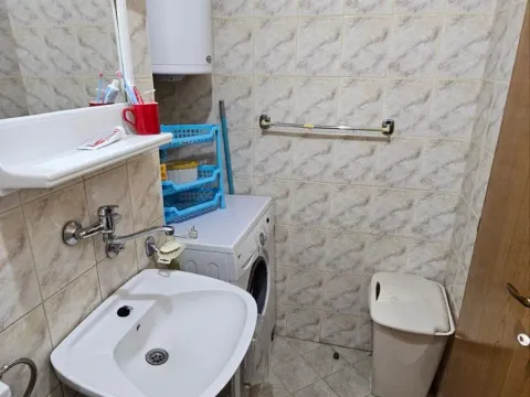 Izdavanje, dvosoban stan, 71m², Stari Aerodrom, Podgorica - image 20