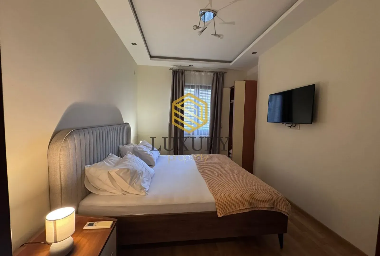 Rent, one bedroom apartment, 70m², Bečići, Budva