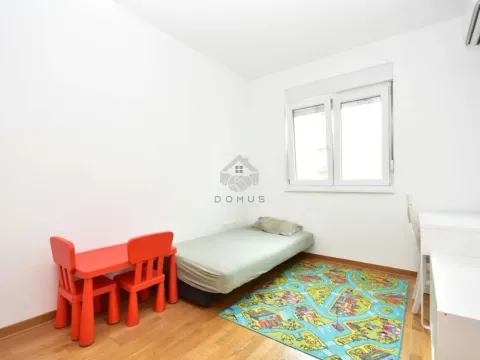 Izdavanje, dvosoban stan, 65m², City Kej, Podgorica - image 5