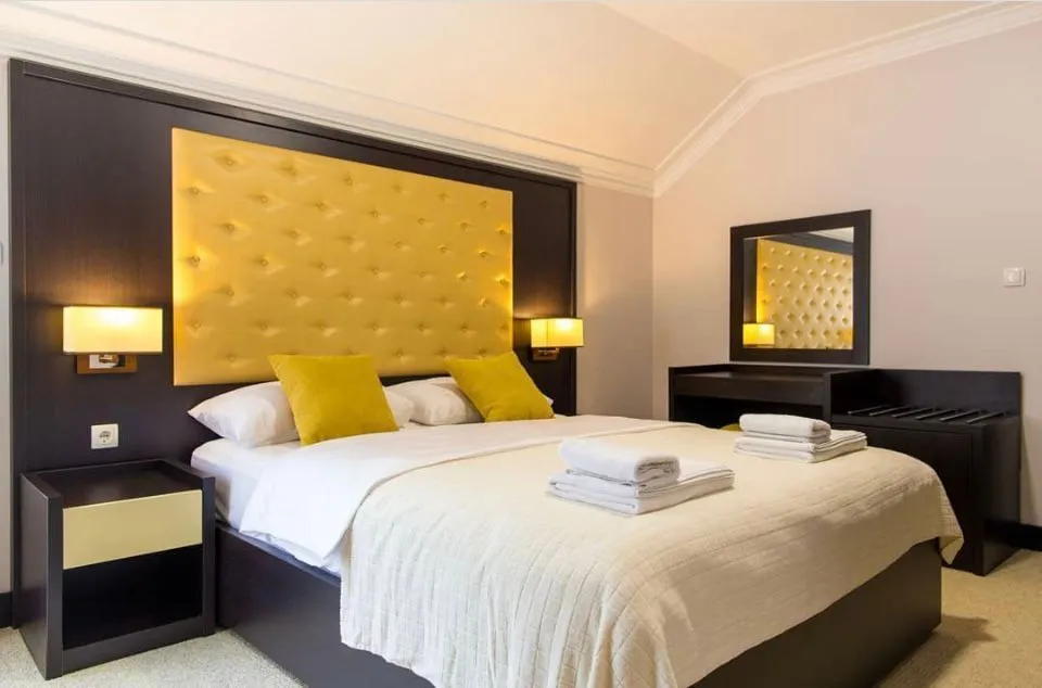 Izdavanje, ugostiteljski objekat, 700m², Bečići, Budva