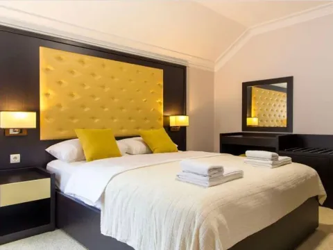 Rent, hospitality venue, 700m², Bečići, Budva - image 16