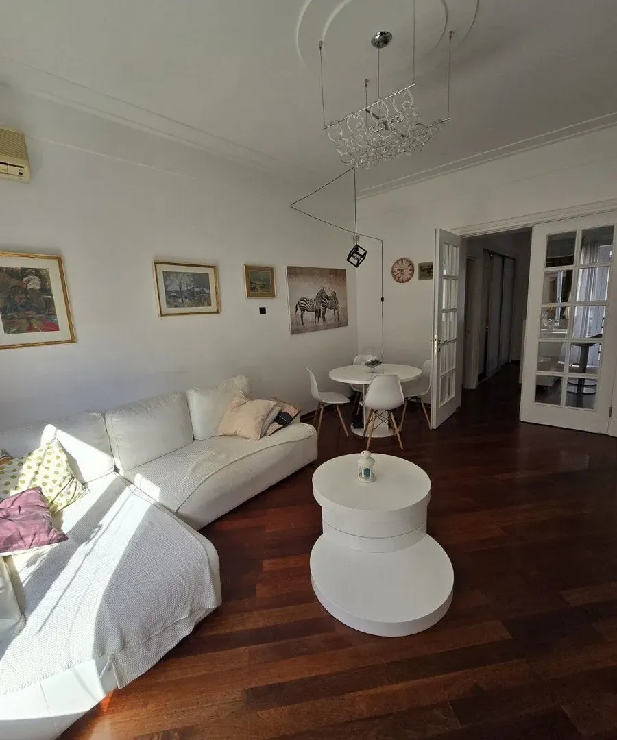 Rent, three bedroom apartment, 86m², Kalenić Pijaca, Vračar Sve Podlokacije