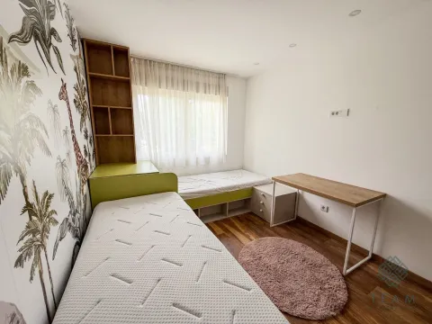 Prodaja, trosoban stan, 89m², Pejton, Podgorica - image 15