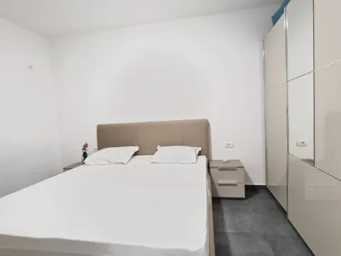 Rent, one bedroom apartment, 45m², Lastva Grbaljska, Kotor - image 6