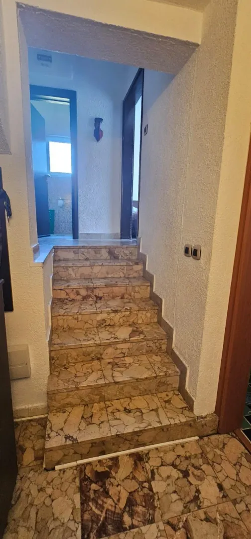 Sale, house, 218m², Tološi, Podgorica
