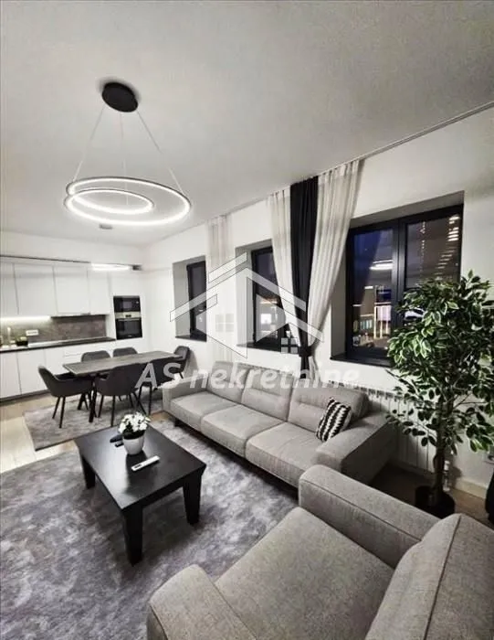 Izdavanje, četvorosoban stan, 111m², Savski Venac, Beograd