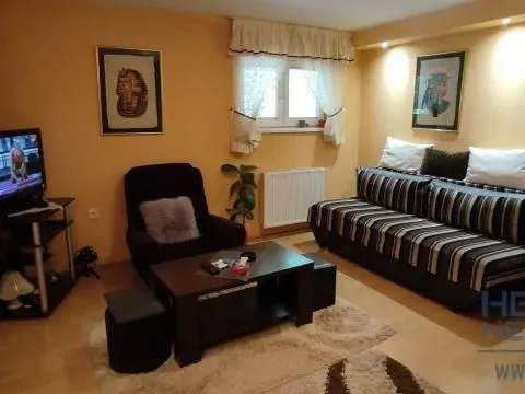 Izdavanje, jednosoban stan, 41m², Aqua park, Jagodina - image 1