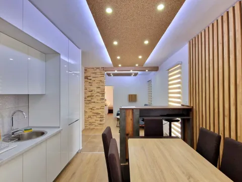 Sale, two bedroom apartment, 70m², Bečići, Budva - image 2