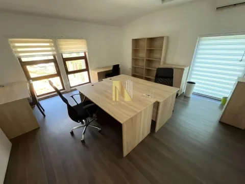 Izdavanje, poslovni prostor, 105m², Klisa, Novi Sad Sve Podlokacije - image 11