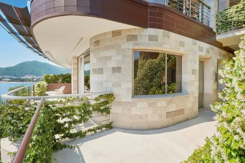 Izdavanje, dvosoban stan, 125m², Dukley Gardens, Budva - image 7