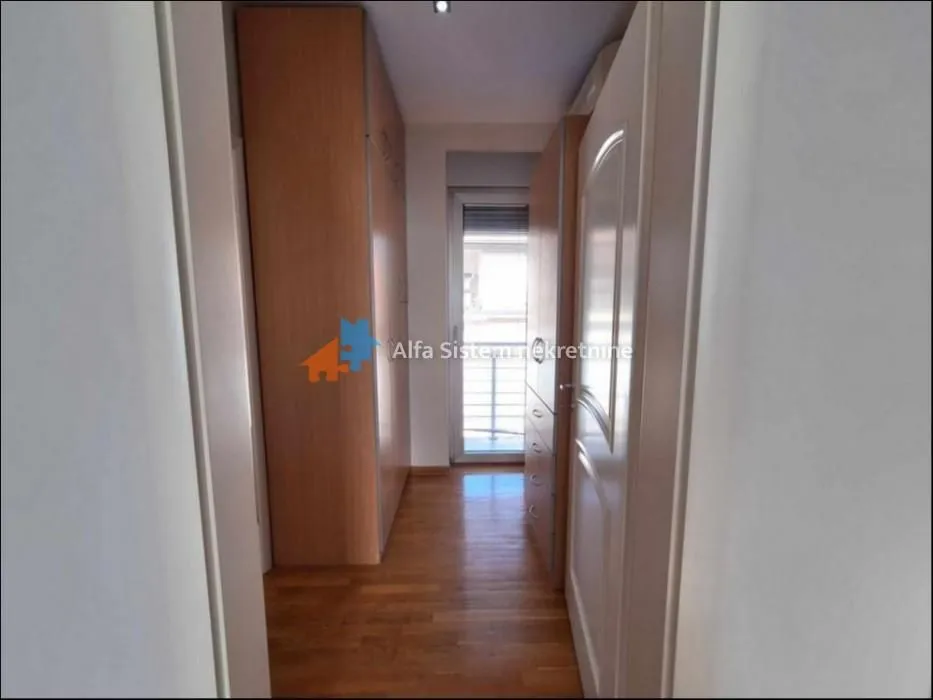 Rent, house, 220m², Senjak, Beograd