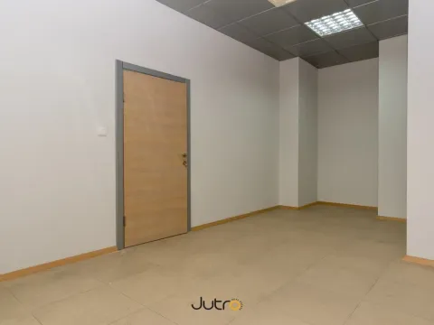 Izdavanje, poslovni prostor, 120m², Podgorica, Crna Gora - image 3