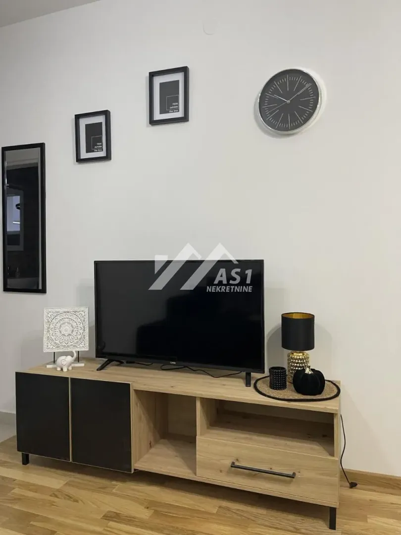 Izdavanje, dvosoban stan, 50m², Sadovi, Petrovaradin