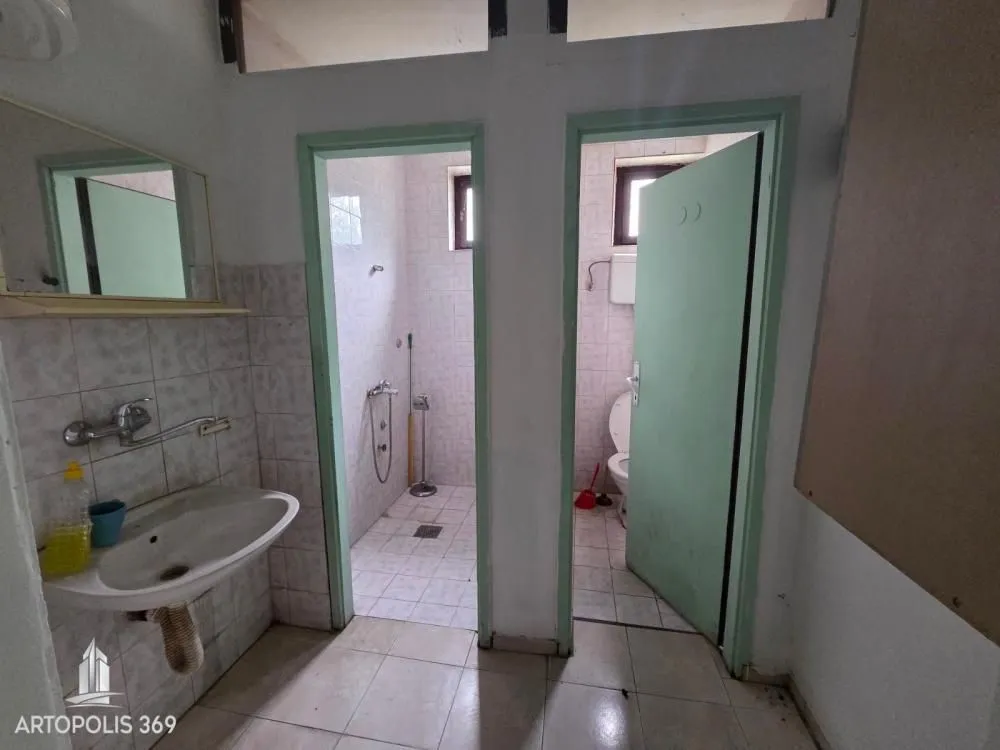 Izdavanje, poslovni prostor, 1440m², Zemun Centar, Zemun Sve Podlokacije