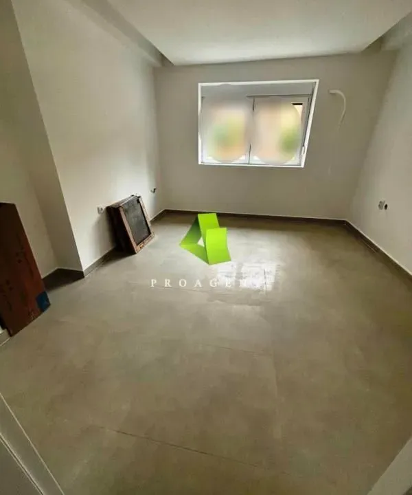Izdavanje, poslovni prostor, 93m², Crveni Pevac, Niš