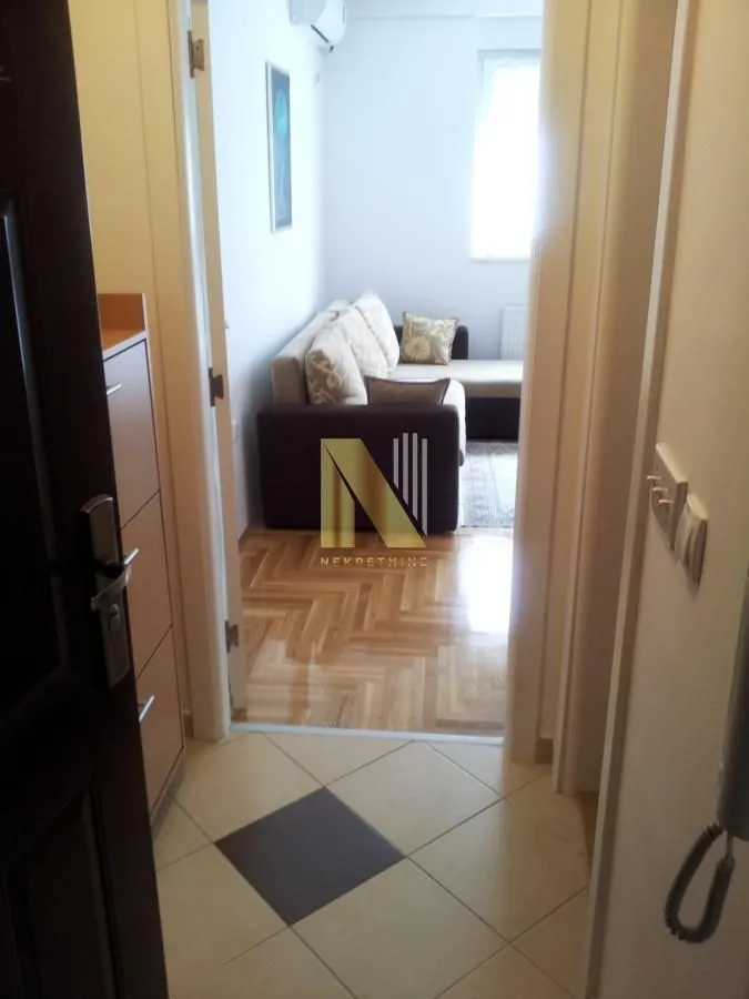 Izdavanje, jednosoban stan, 27m², Sajmište, Novi Sad