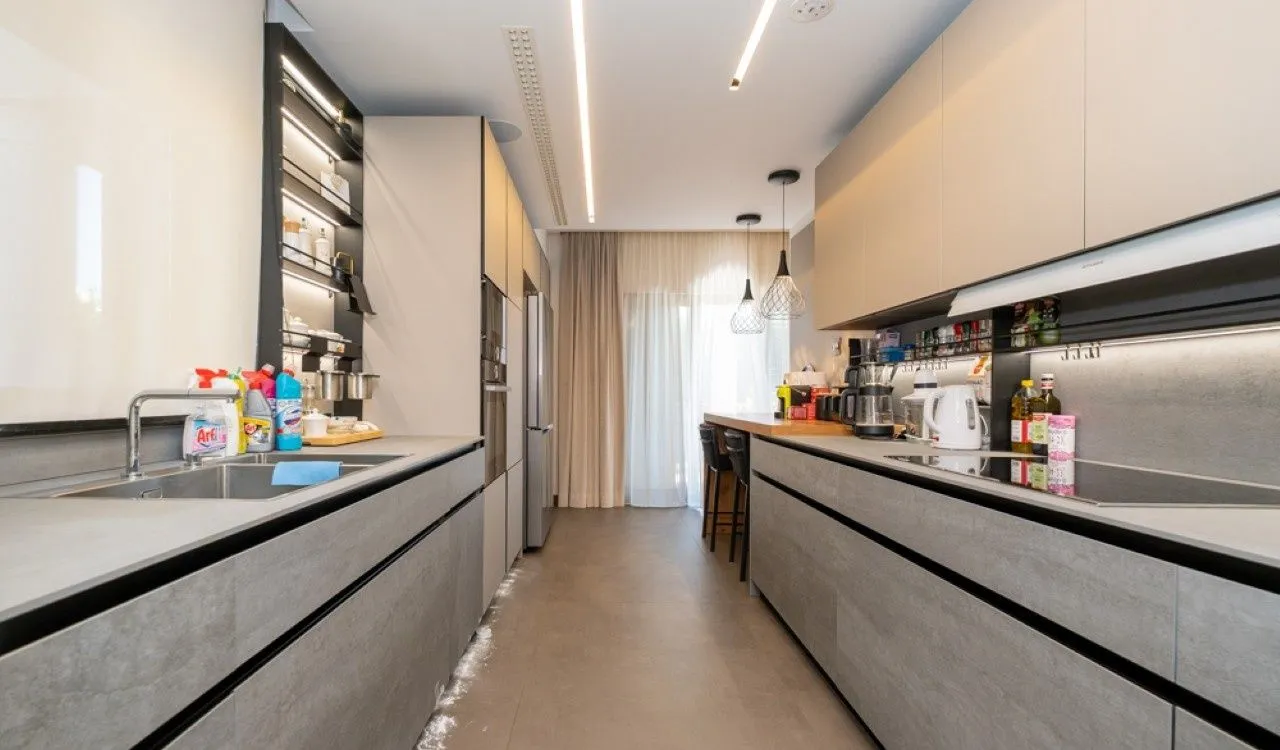 Izdavanje, kuća, 500m², Zabjelo, Podgorica