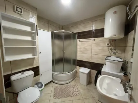 Izdavanje, jednosoban stan, 55m², City Kvart, Podgorica - image 11
