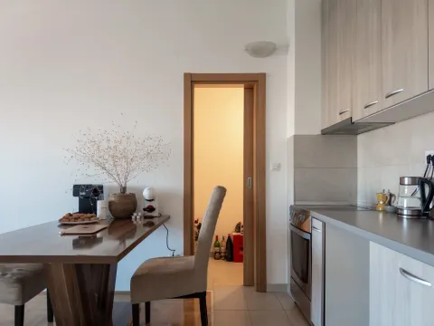 Prodaja, dvosoban stan, 75m², Stari Aerodrom, Podgorica - image 3