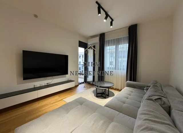 Izdavanje, jednosoban stan, 45m², City Kvart, Podgorica