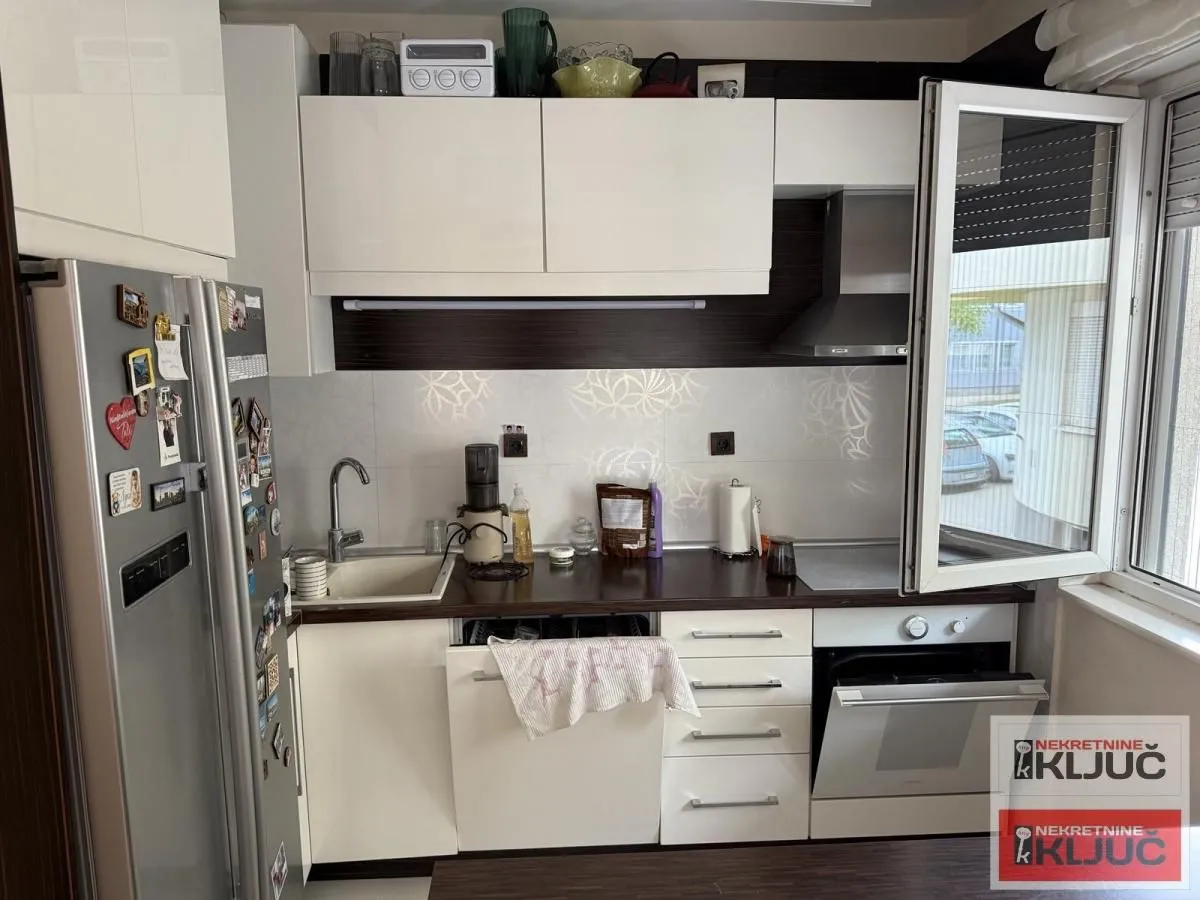Prodaja, trosoban stan, 67m², Grbavica, Novi Sad Sve Podlokacije