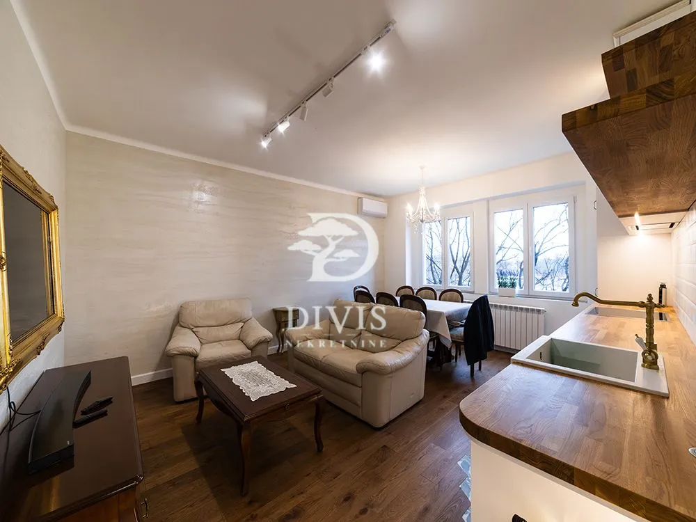 Sale, three bedroom apartment, 78m², Senjak, Beograd