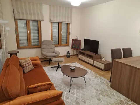 Izdavanje, jednosoban stan, 48m², Preko Morače, Podgorica