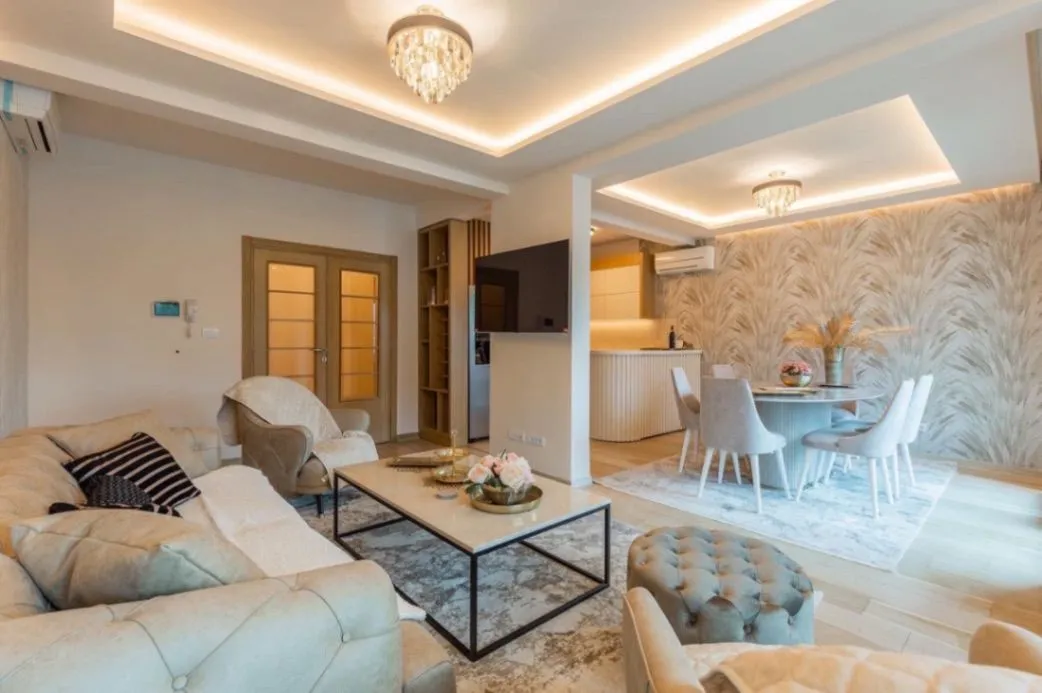 Izdavanje, dvosoban stan, 100m², Pržno, Budva