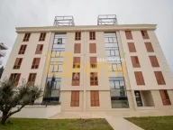 Izdavanje, četvorosoban stan, 150m², Centar, Podgorica - image 2