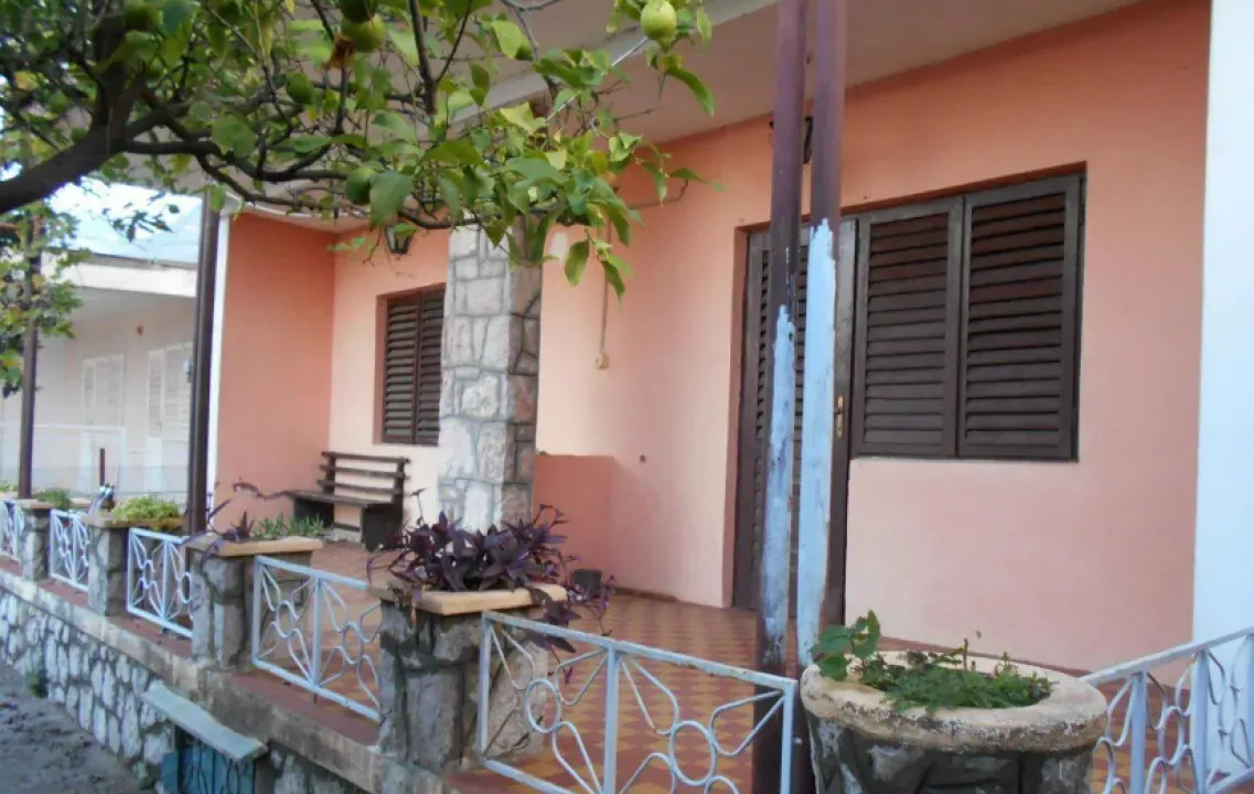 Sale, house, 94m², Sutomore, Bar