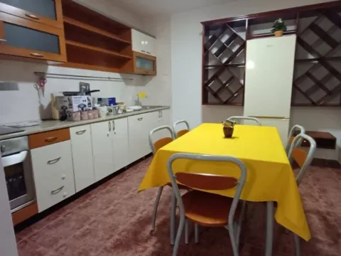 Izdavanje, stan, 54m², Centar, Bar - image 6