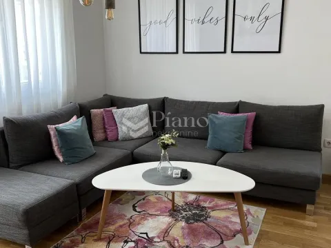 Rent, one bedroom apartment, 40m², Blok 9, Podgorica - image 3