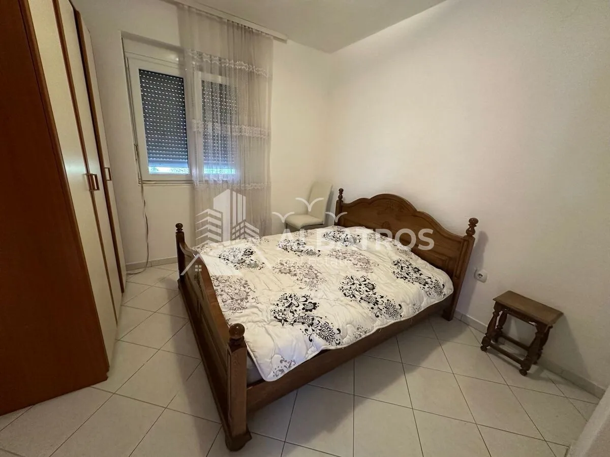 Rent, house, 452m², Bar, Crna Gora