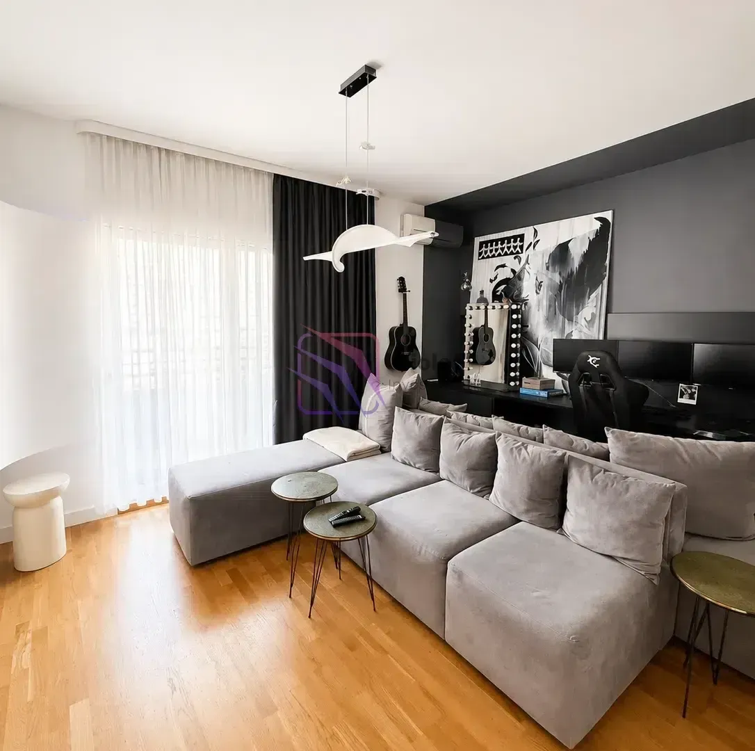 Izdavanje, jednosoban stan, 50m², City Kvart, Podgorica