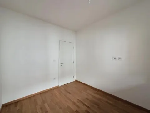 Izdavanje, jednosoban stan, 46m², Stari Aerodrom, Podgorica - image 6