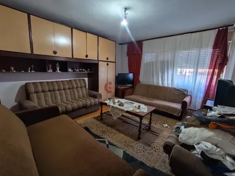 Prodaja, dvosoban stan, 61m², Peščara, Subotica