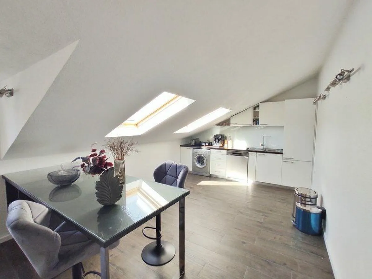 Prodaja, dvosoban stan, 82m², Dobrota, Kotor