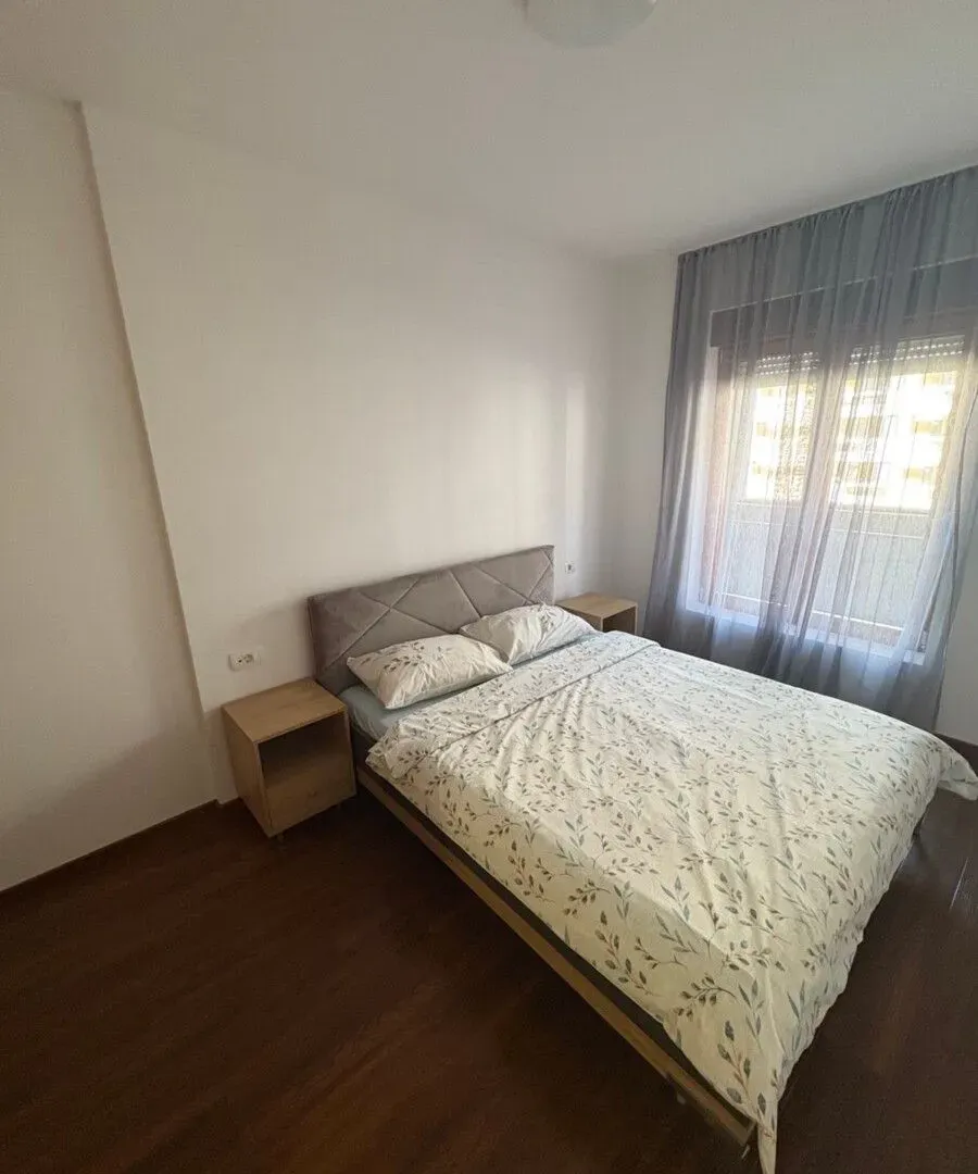 Izdavanje, jednosoban stan, 50m², Master Kvart, Podgorica