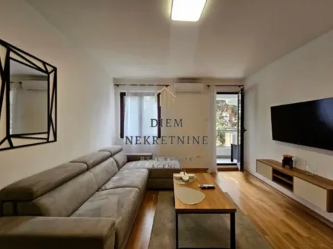 Rent, one bedroom apartment, 50m², Centar, Bar