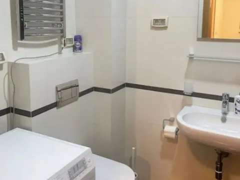 Izdavanje, jednosoban stan, 45m², Centar, Bar - image 10