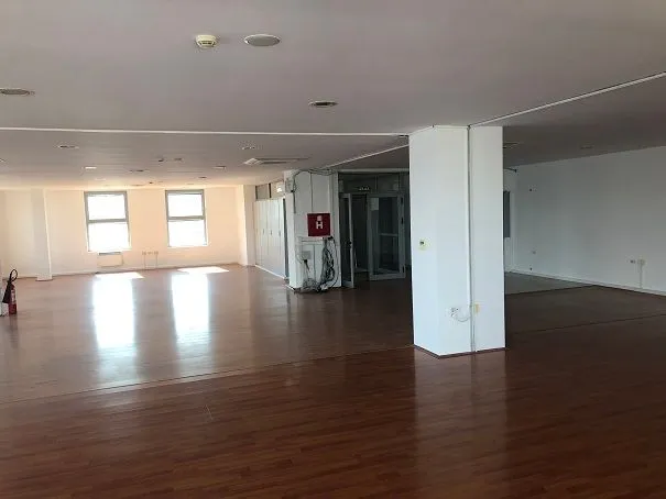Rent, office space, 740m², Zemun Sve Podlokacije, Beograd
